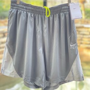 NIKE WOMENS DRI FIT ISOFLY BASKETBALL SHORTS DH7363-065